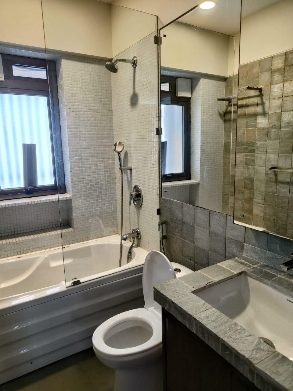 3 BHK Flat on Rent in Juhu - Praneta